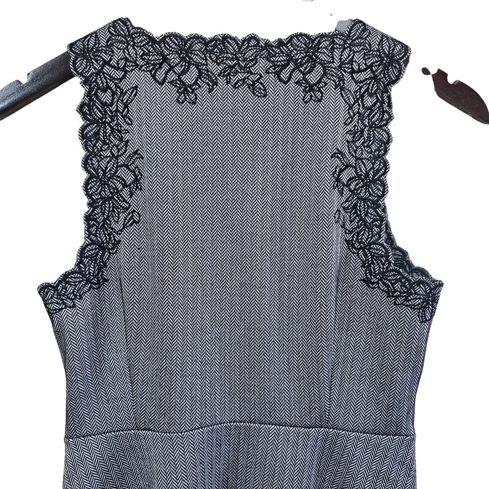 Banana Republic Fit and Flare Lace Trim Dress Gray Sleeveless Size 0 - Picture 4 of 6